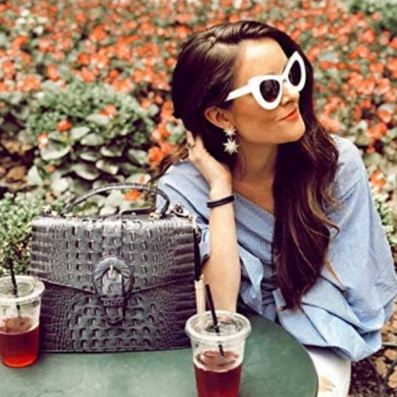 Betsey Johnson Gold Plate Star Dangle Drop Earring - Picture 8 of 9